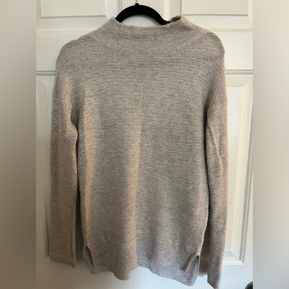 Old Navy Mock Neck Sweater in beige/tan size small